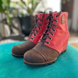 Sorel red and brown Joan of Arctic Wedge - comfy cute!
